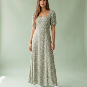 Vestido Viscose Jardim em estúdio