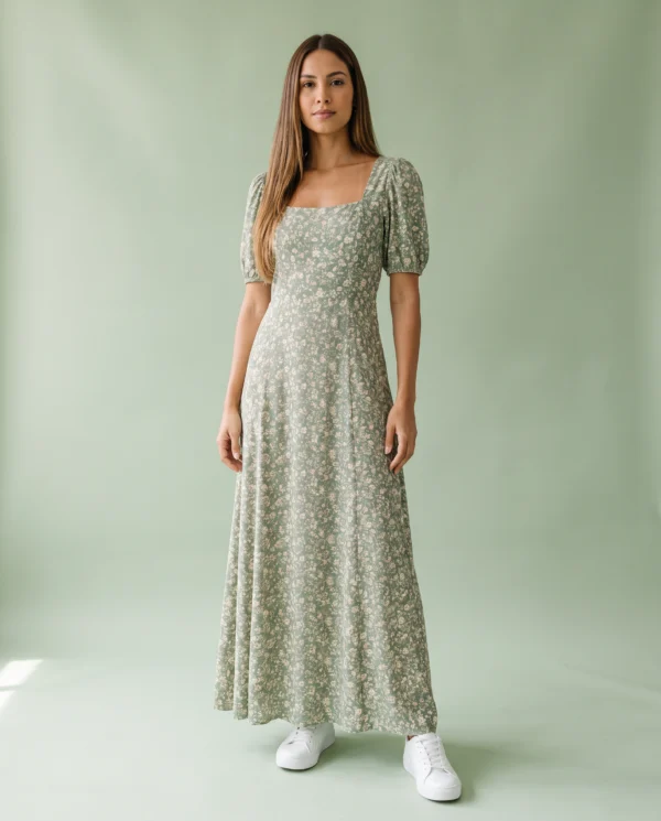 Vestido Viscose Jardim em estúdio