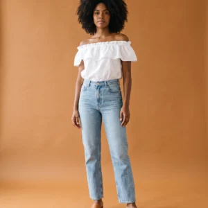 Blusa Tricoline Lis em estúdio