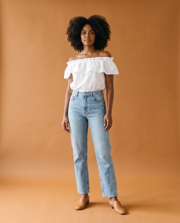 Blusa Tricoline Lis em estúdio
